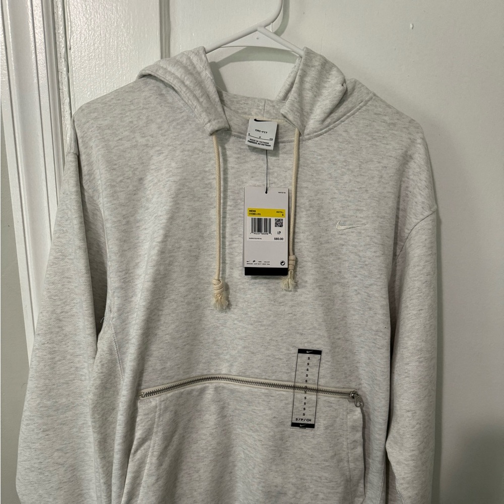 Nike standard issue Men’s Basketball Hoodie, Size Small